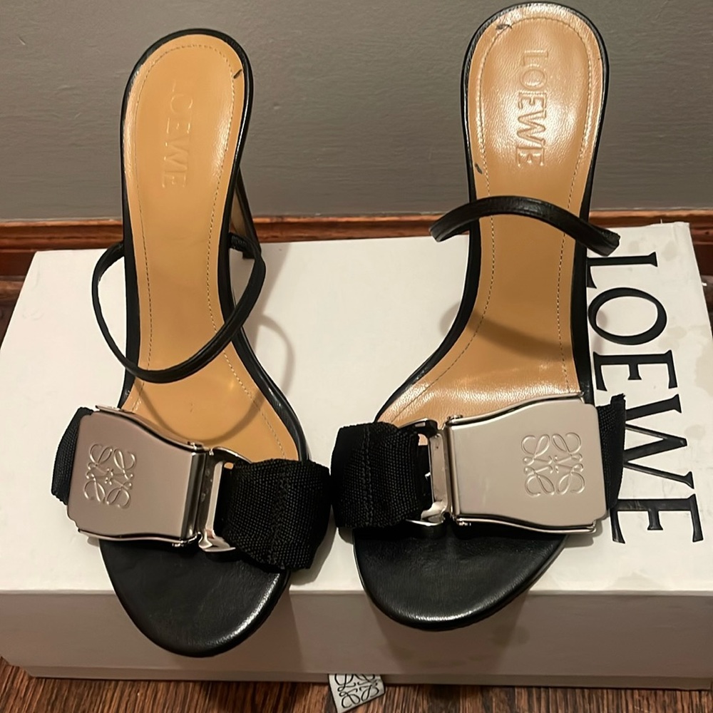 Authentic Loewe Sold out!!! Buckle heel good condition no rips bottom worn